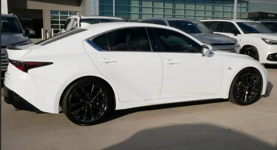 2022 Lexus IS 3rd Gen - Image 6 of 19