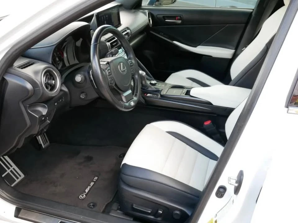 2022 Lexus IS 3rd Gen - Image 10 of 19