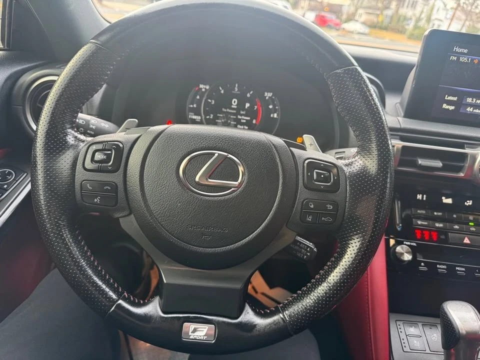 2022 Lexus IS 3rd Gen - Image 17 of 20