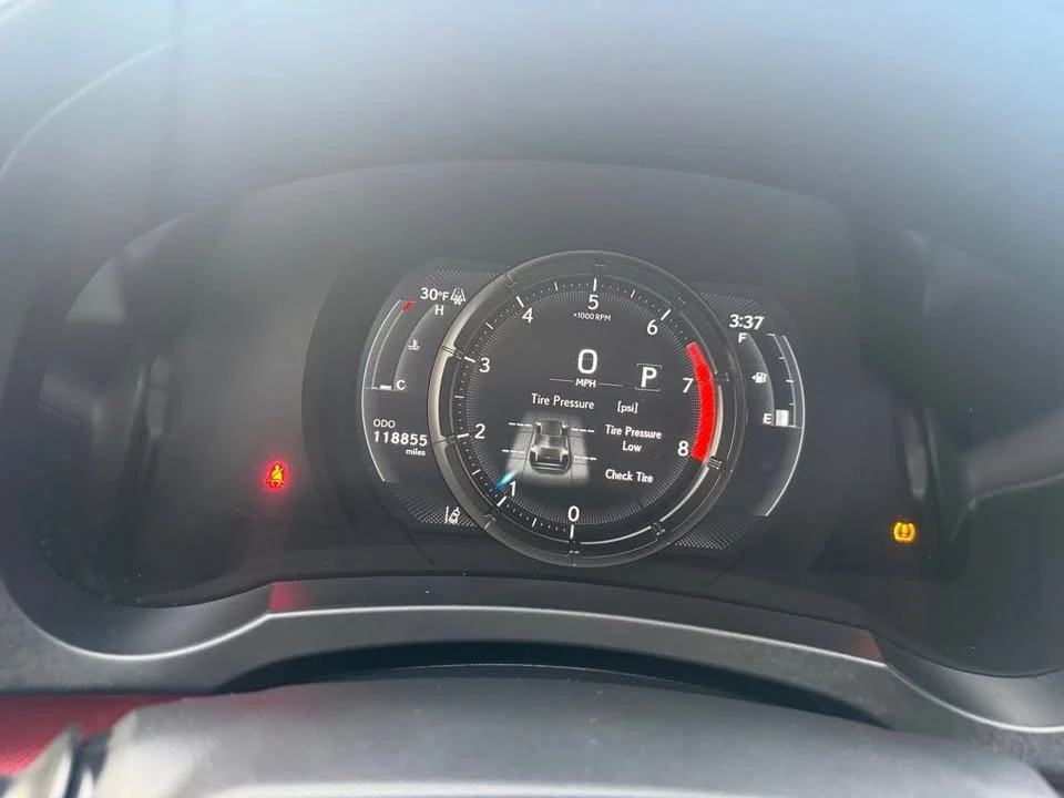 2022 Lexus IS 3rd Gen - Image 18 of 20
