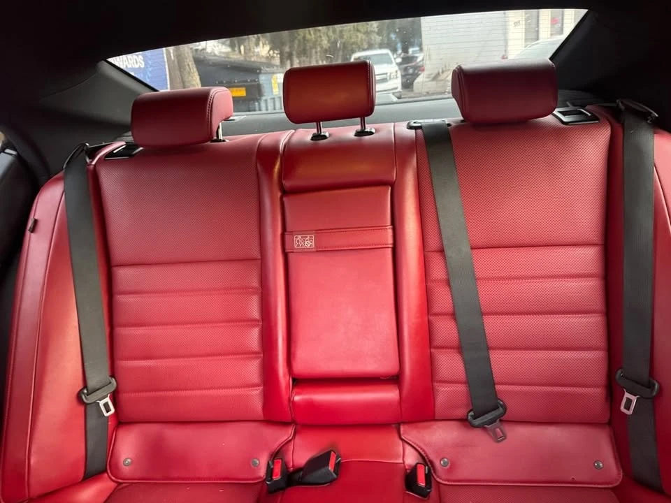 2022 Lexus IS 3rd Gen - Image 16 of 20
