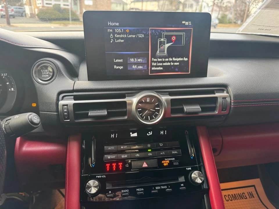 2022 Lexus IS 3rd Gen - Image 19 of 20