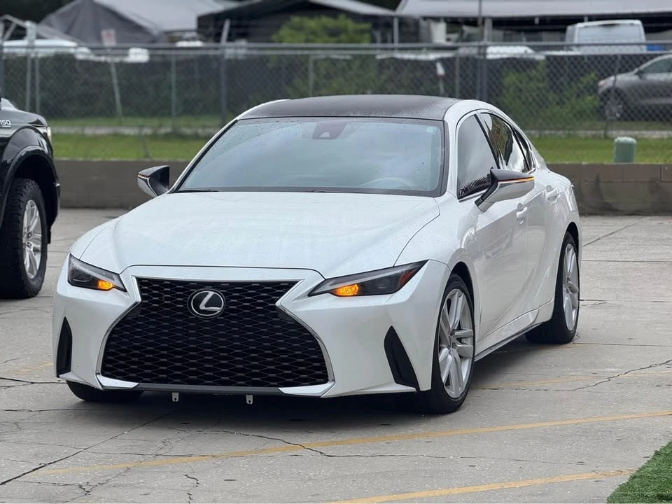 2022 Lexus IS 3rd Gen - Image 8 of 11