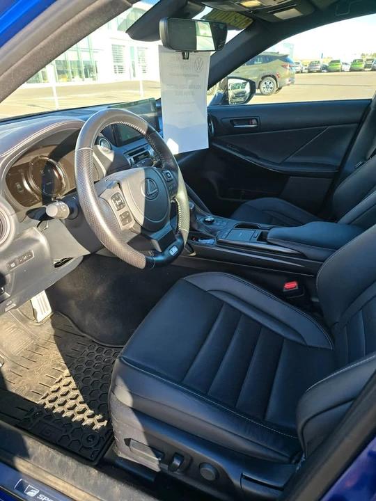 2022 Lexus IS 3rd Gen - Image 12 of 13