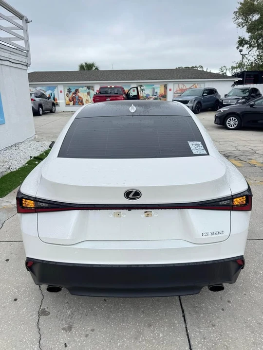 2022 Lexus IS 3rd Gen - Image 9 of 11