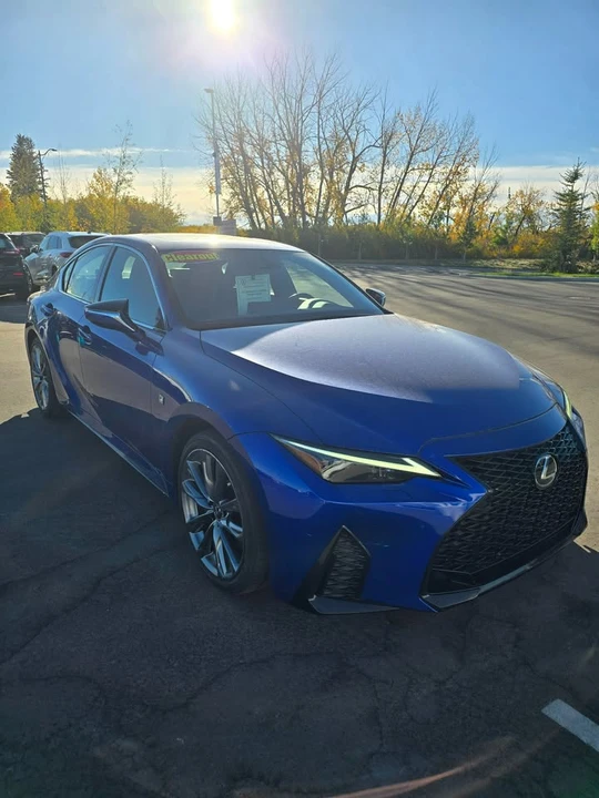 2022 Lexus IS 3rd Gen - Image 8 of 13