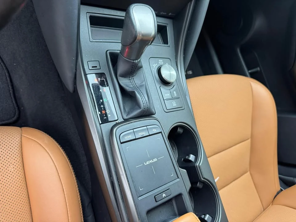 2022 Lexus IS 3rd Gen - Image 10 of 11