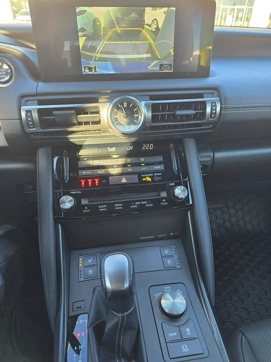 2022 Lexus IS 3rd Gen - Image 11 of 13