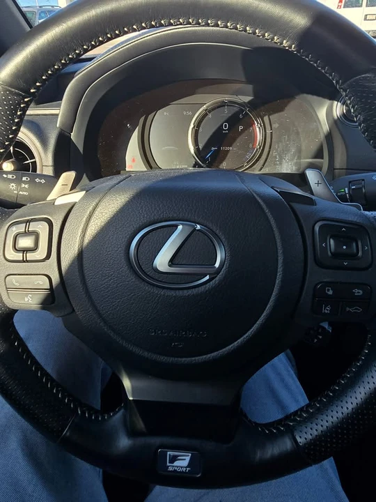2022 Lexus IS 3rd Gen - Image 10 of 13