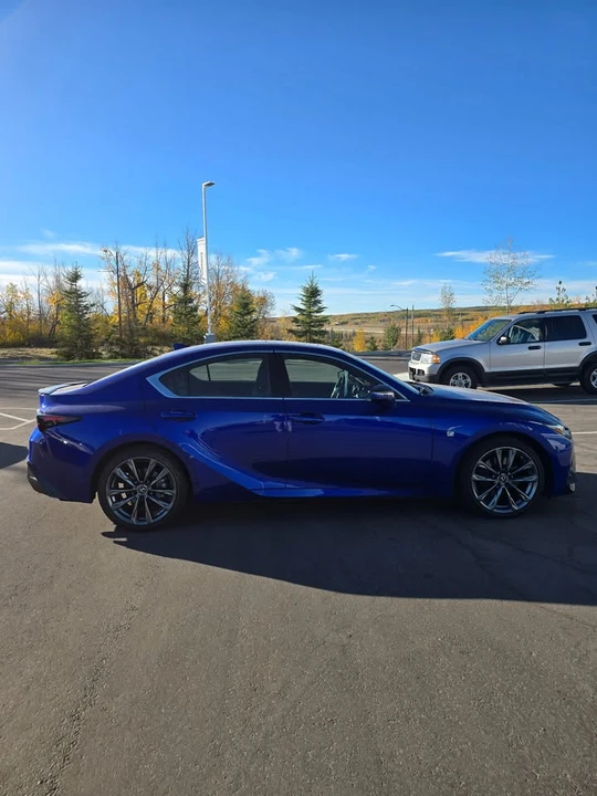 2022 Lexus IS 3rd Gen - Image 7 of 13