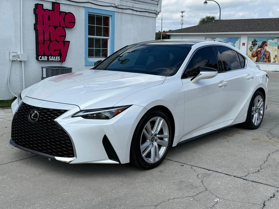2022 Lexus IS 3rd Gen - Image 9 of 10