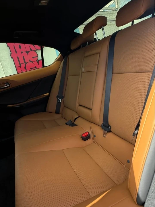 2022 Lexus IS 3rd Gen - Image 6 of 10