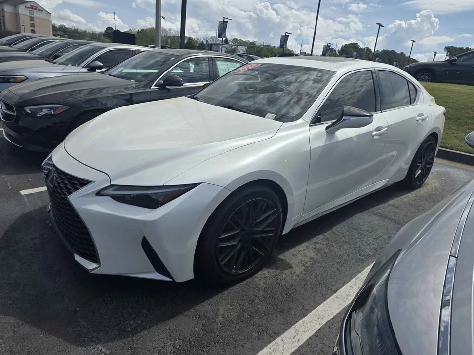 2022 Lexus IS 3rd Gen - Image 4 of 6