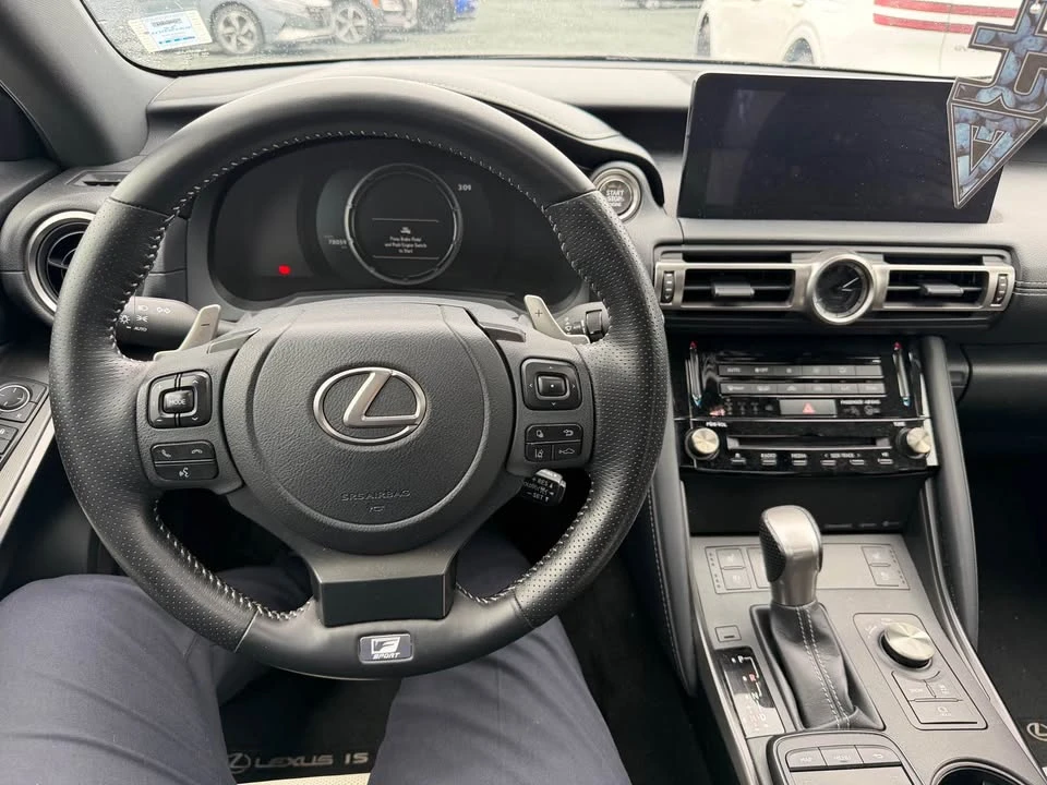 2022 Lexus IS 3rd Gen - Image 5 of 15