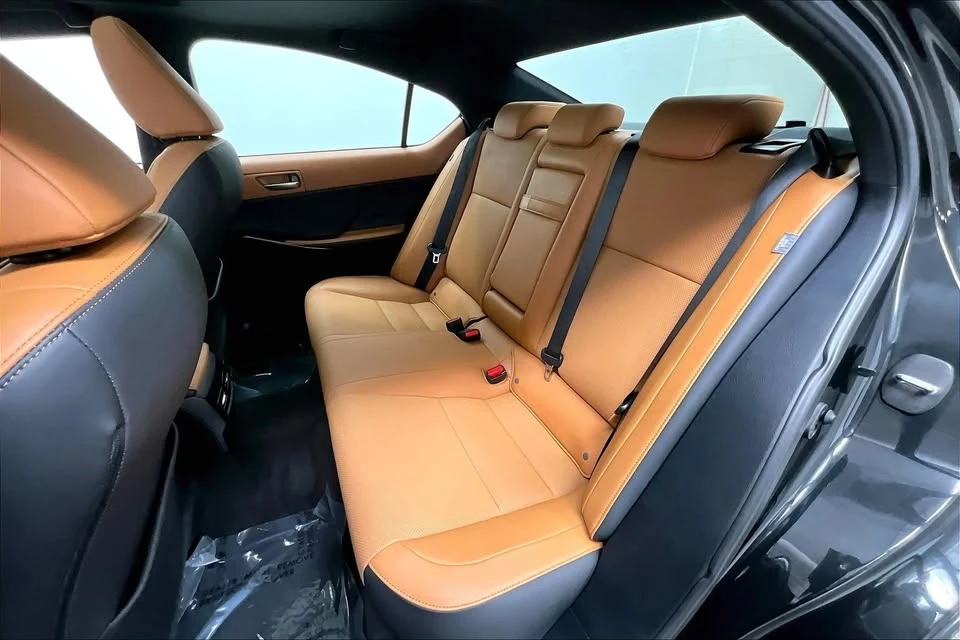 2022 Lexus IS 3rd Gen - Image 18 of 18