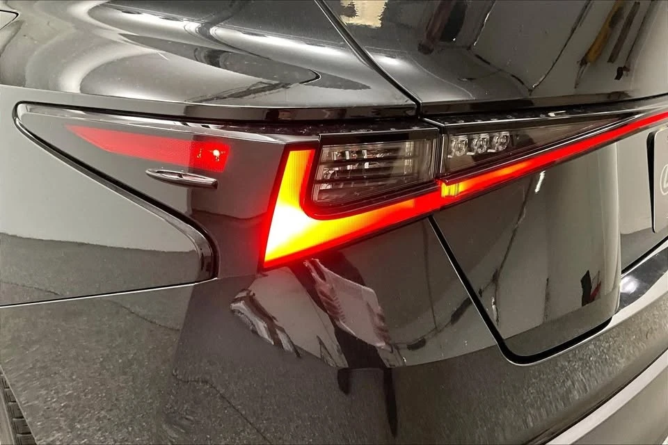 2022 Lexus IS 3rd Gen - Image 7 of 18