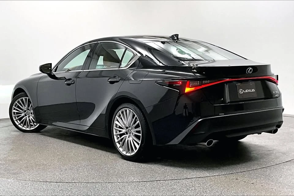 2022 Lexus IS 3rd Gen - Image 6 of 18