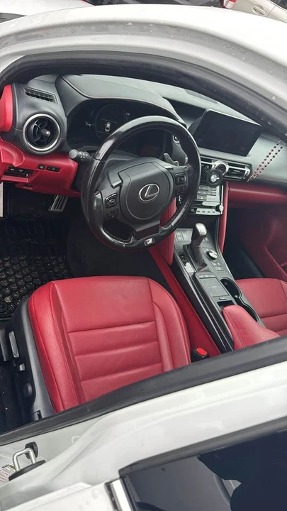 2022 Lexus IS 3rd Gen - Image 5 of 9