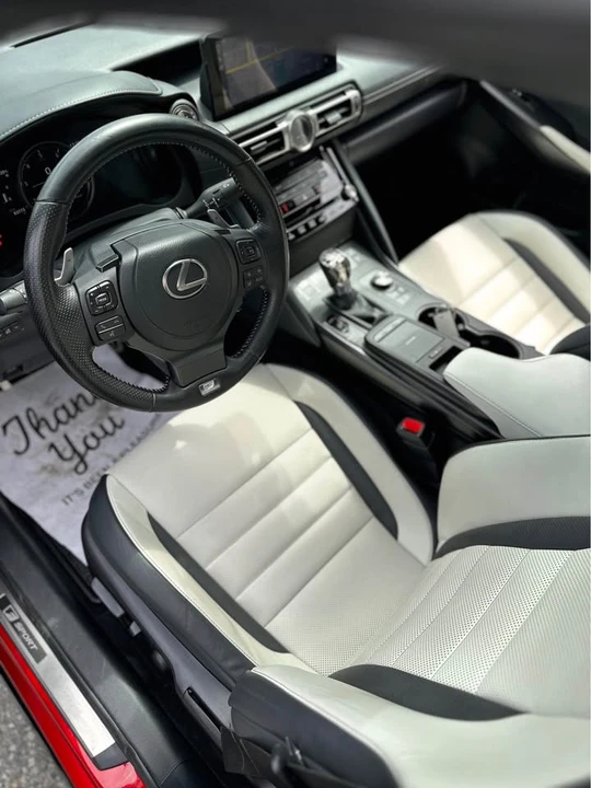 2022 Lexus IS 3rd Gen - Image 11 of 19