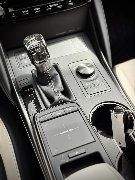 2022 Lexus IS 3rd Gen - Image 14 of 19