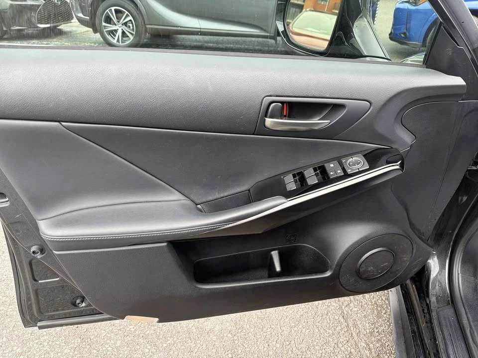 2022 Lexus IS 3rd Gen - Image 13 of 20