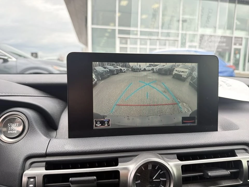 2022 Lexus IS 3rd Gen - Image 17 of 20
