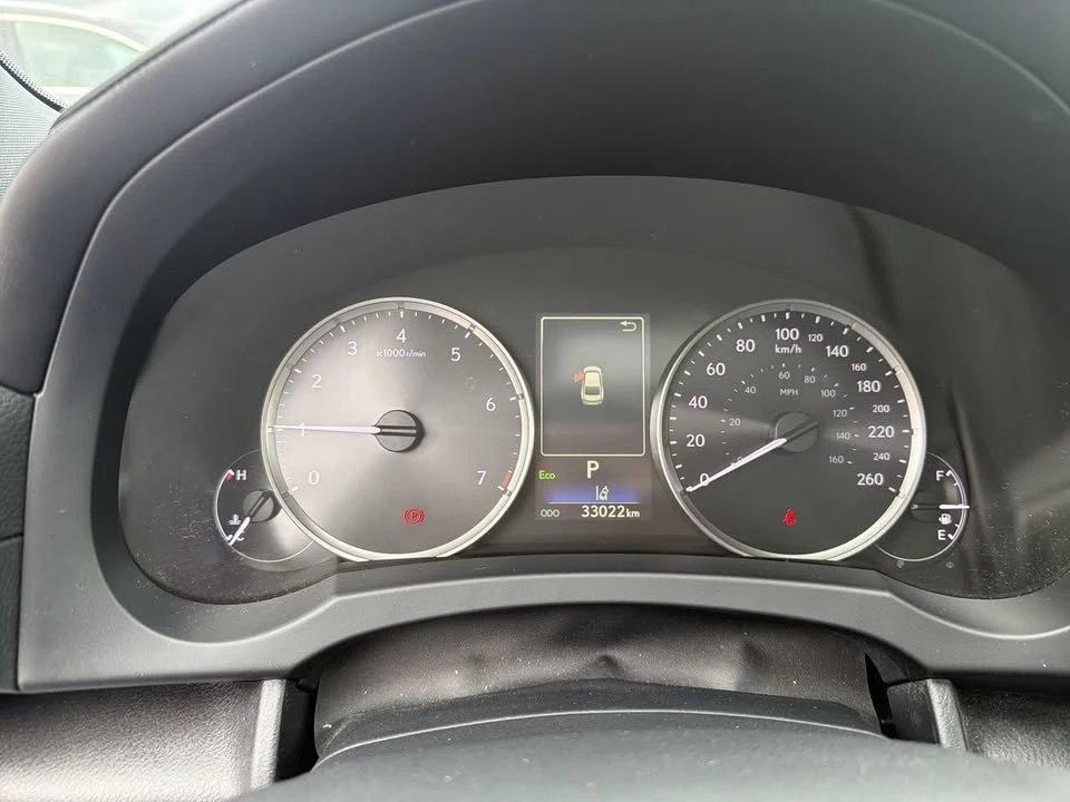 2022 Lexus IS 3rd Gen - Image 15 of 20