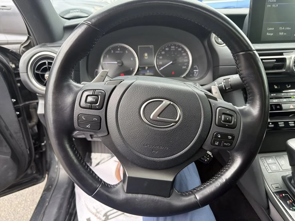 2022 Lexus IS 3rd Gen - Image 14 of 20