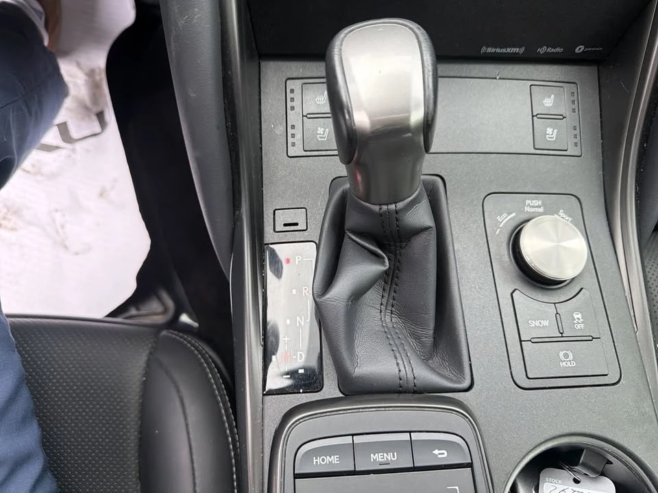 2022 Lexus IS 3rd Gen - Image 19 of 20