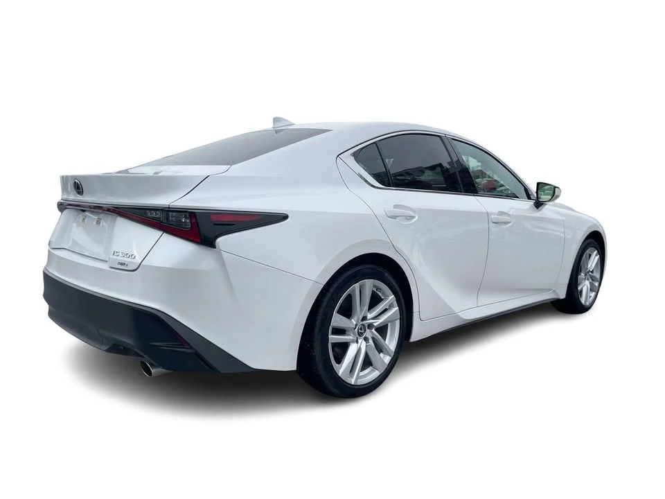 2022 Lexus IS 3rd Gen - Image 9 of 15