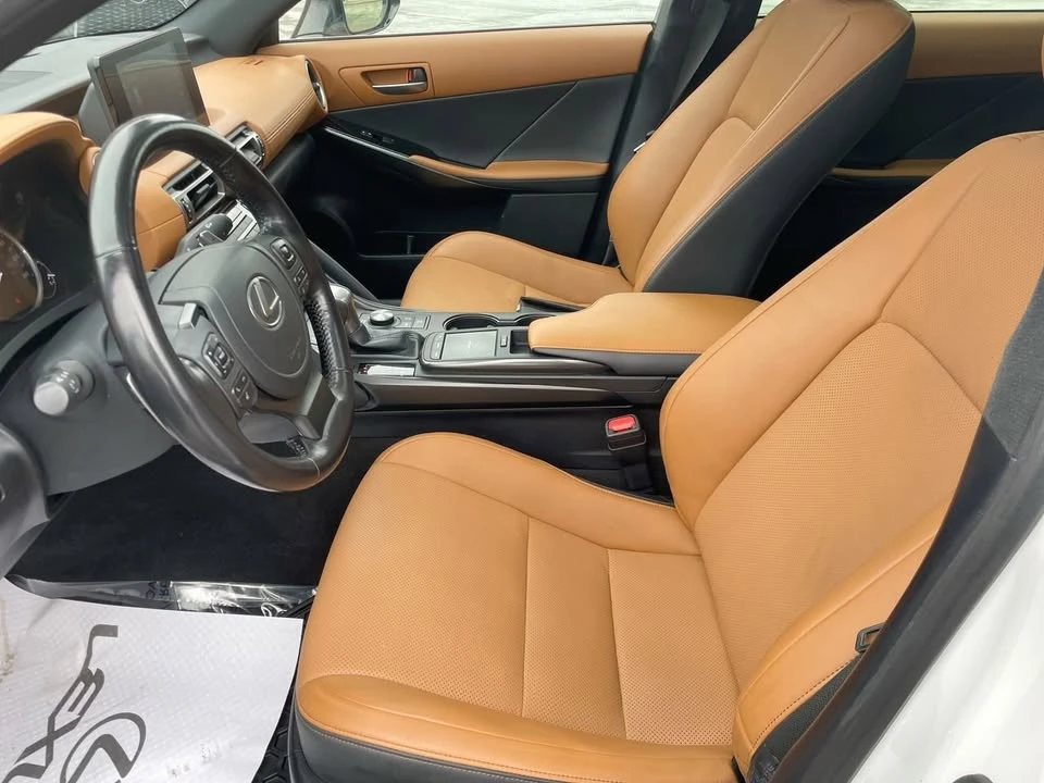 2022 Lexus IS 3rd Gen - Image 14 of 15