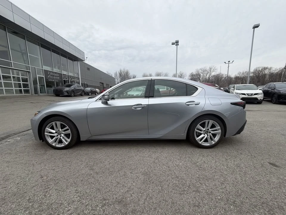 2022 Lexus IS 3rd Gen - Image 8 of 18