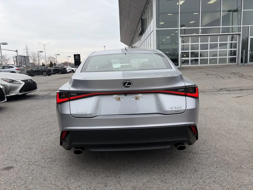 2022 Lexus IS 3rd Gen - Image 12 of 18