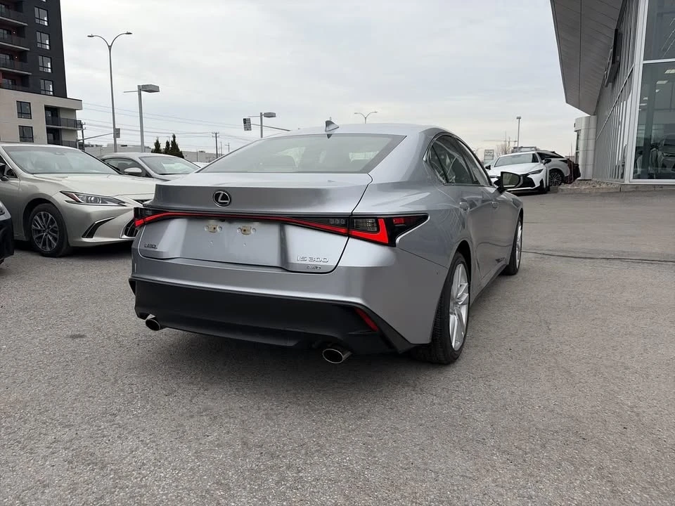 2022 Lexus IS 3rd Gen - Image 13 of 18