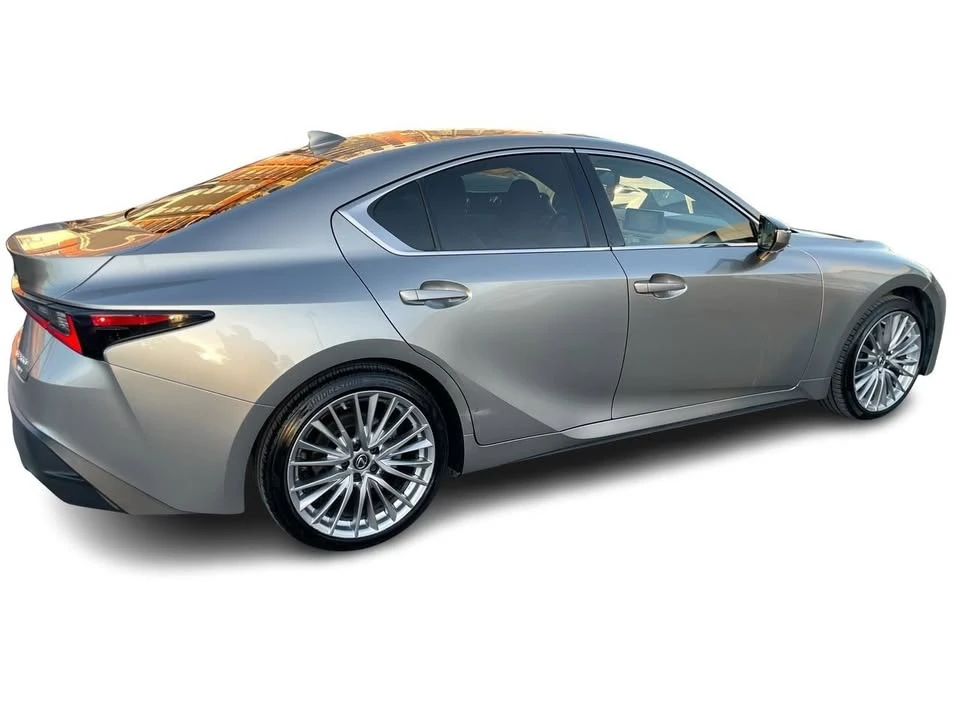 2022 Lexus IS 3rd Gen - Image 15 of 20