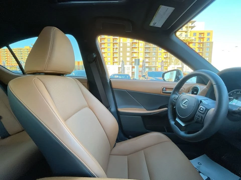 2022 Lexus IS 3rd Gen - Image 19 of 20