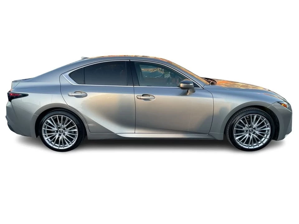 2022 Lexus IS 3rd Gen - Image 16 of 20