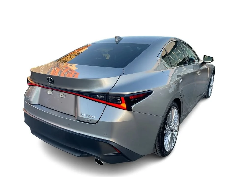 2022 Lexus IS 3rd Gen - Image 13 of 20