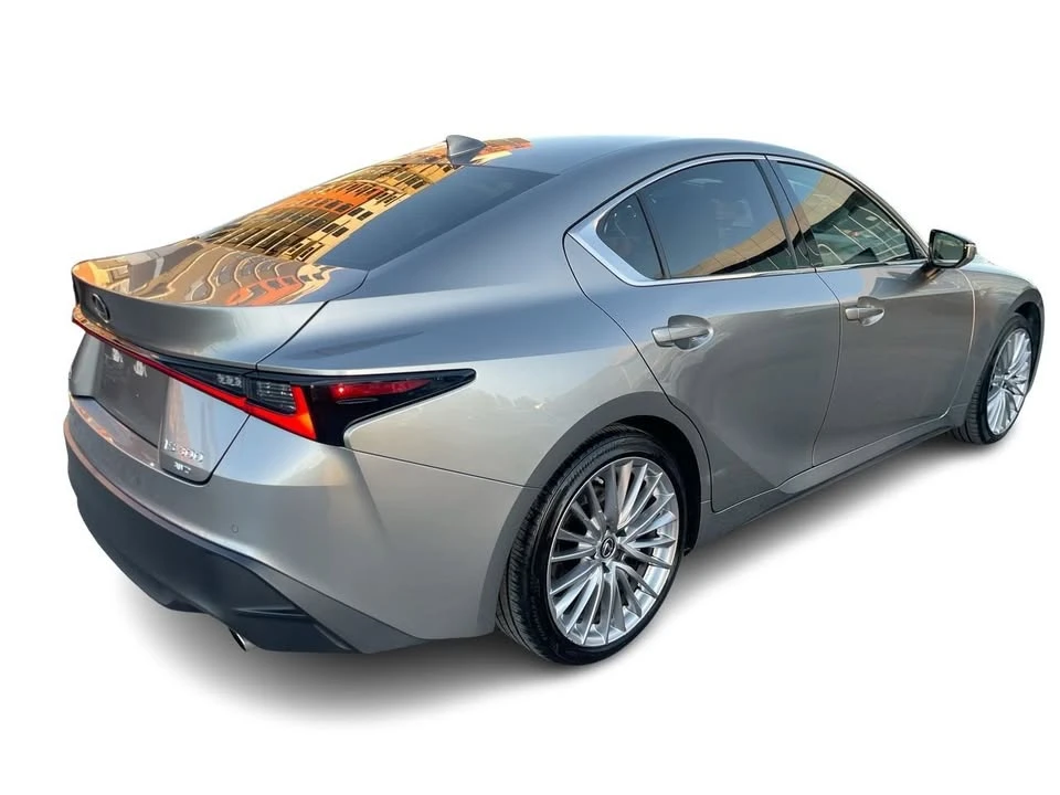 2022 Lexus IS 3rd Gen - Image 14 of 20