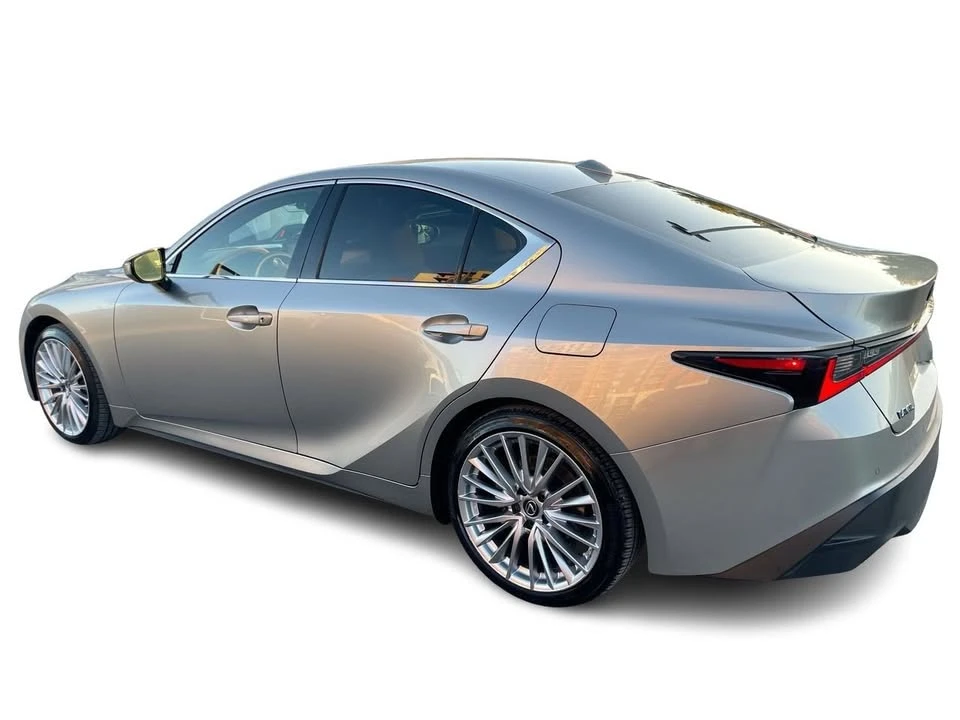 2022 Lexus IS 3rd Gen - Image 9 of 20