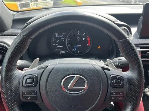 2022 Lexus IS 3rd Gen - Image 12 of 19