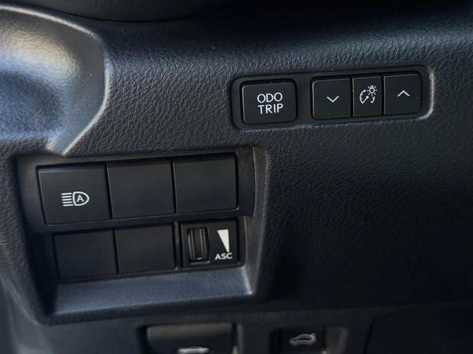 2022 Lexus IS 3rd Gen - Image 15 of 20