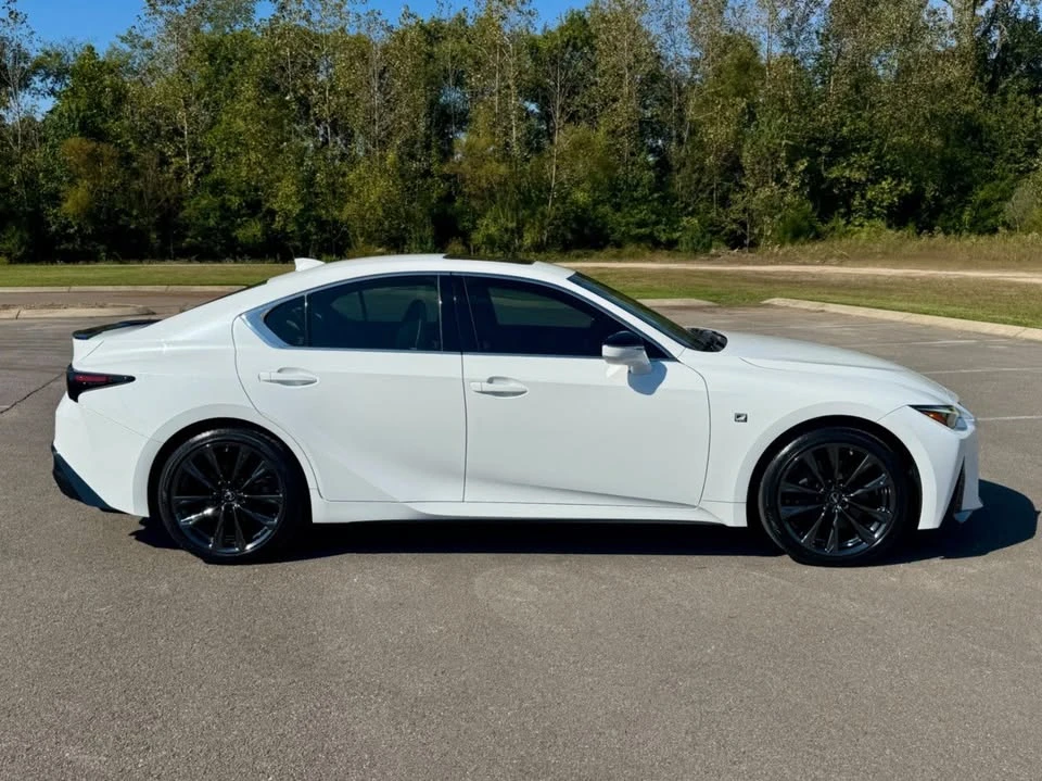2022 Lexus IS 3rd Gen - Image 7 of 20