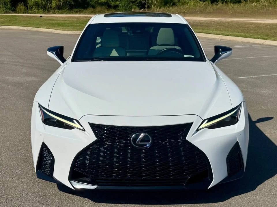 2022 Lexus IS 3rd Gen - Image 5 of 20