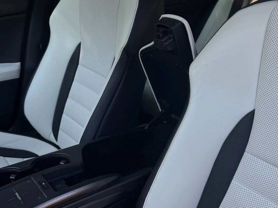 2022 Lexus IS 3rd Gen - Image 14 of 20
