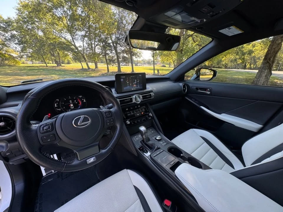 2022 Lexus IS 3rd Gen - Image 10 of 20