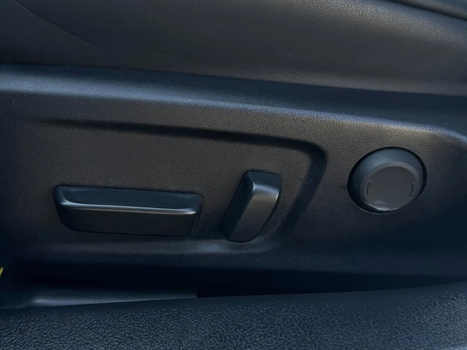 2022 Lexus IS 3rd Gen - Image 18 of 20