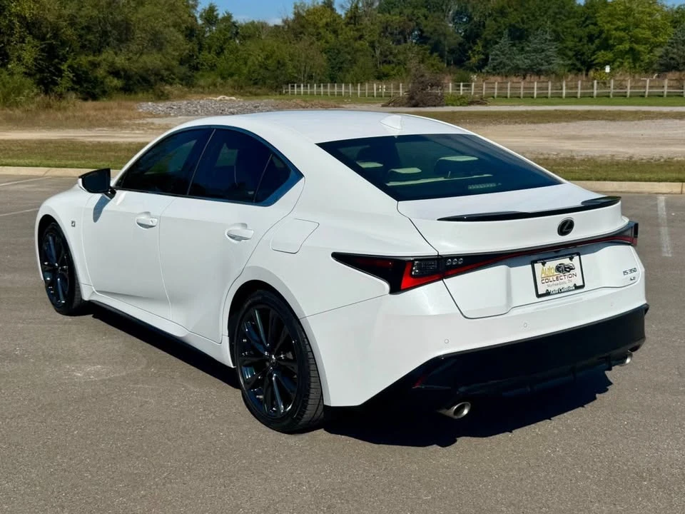 2022 Lexus IS 3rd Gen - Image 4 of 20