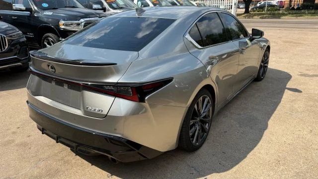 2022 Lexus IS 3rd Gen - Image 5 of 15