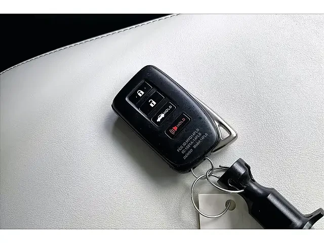 2022 Lexus IS 3rd Gen - Image 10 of 12
